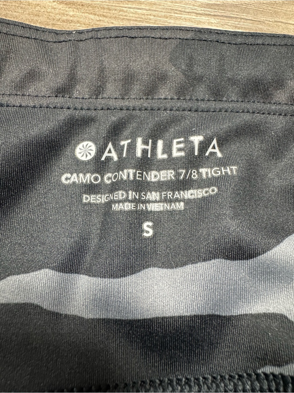 Athleta Camo Contender 7/8 Tight in Powerlift Size Small - Picture 7 of 9